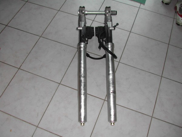 pieces moto 003.jpg