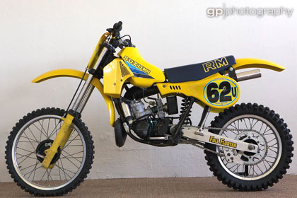 1983suzukiRM250-2-480x320.jpg
