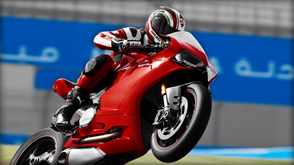 SBK-1199Panigale-S_2012_Amb-AD_R_07_1920x1080.mediagallery_output_image_[1920x1080].png